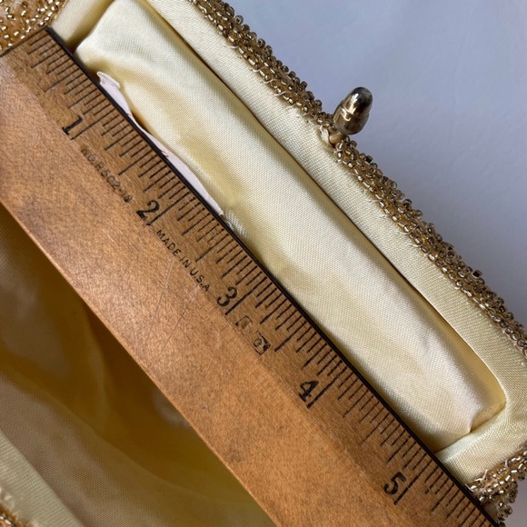 Vintage Richere Beaded Clamshell Clutch from Japan 1950s - Picture 4 of 9